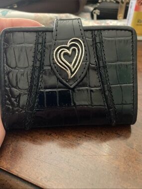 Brighton NWT Infinity Heart Small Wallet. Black moc. croc & pebbled leather.